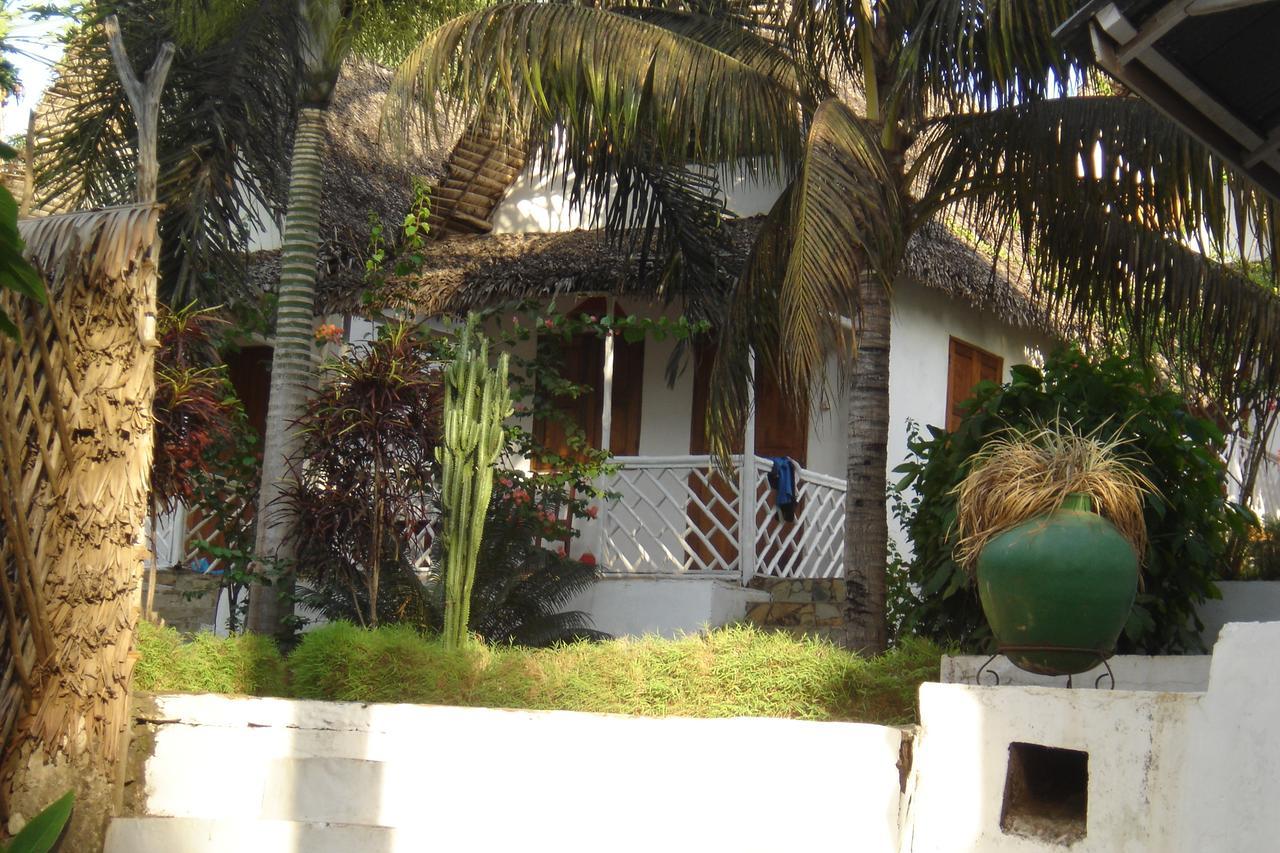 Hotel La Caravelle Ambatoloaka  Exterior photo